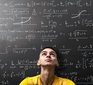 Curva de Regressão Linear na Análise Técnica: Uma Ferramenta Poderosa para Identificar Tendências e Otimizar Estratégias de Investimento