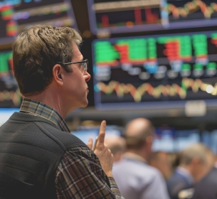 A Complexidade dos Mercados Financeiros: O Enigma da Eficiência e da Irracionalidade